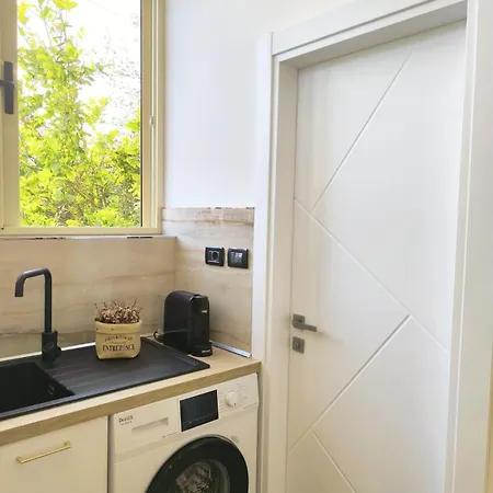 New Apartment Close To Sea And Downtown Vlore Exterior photo