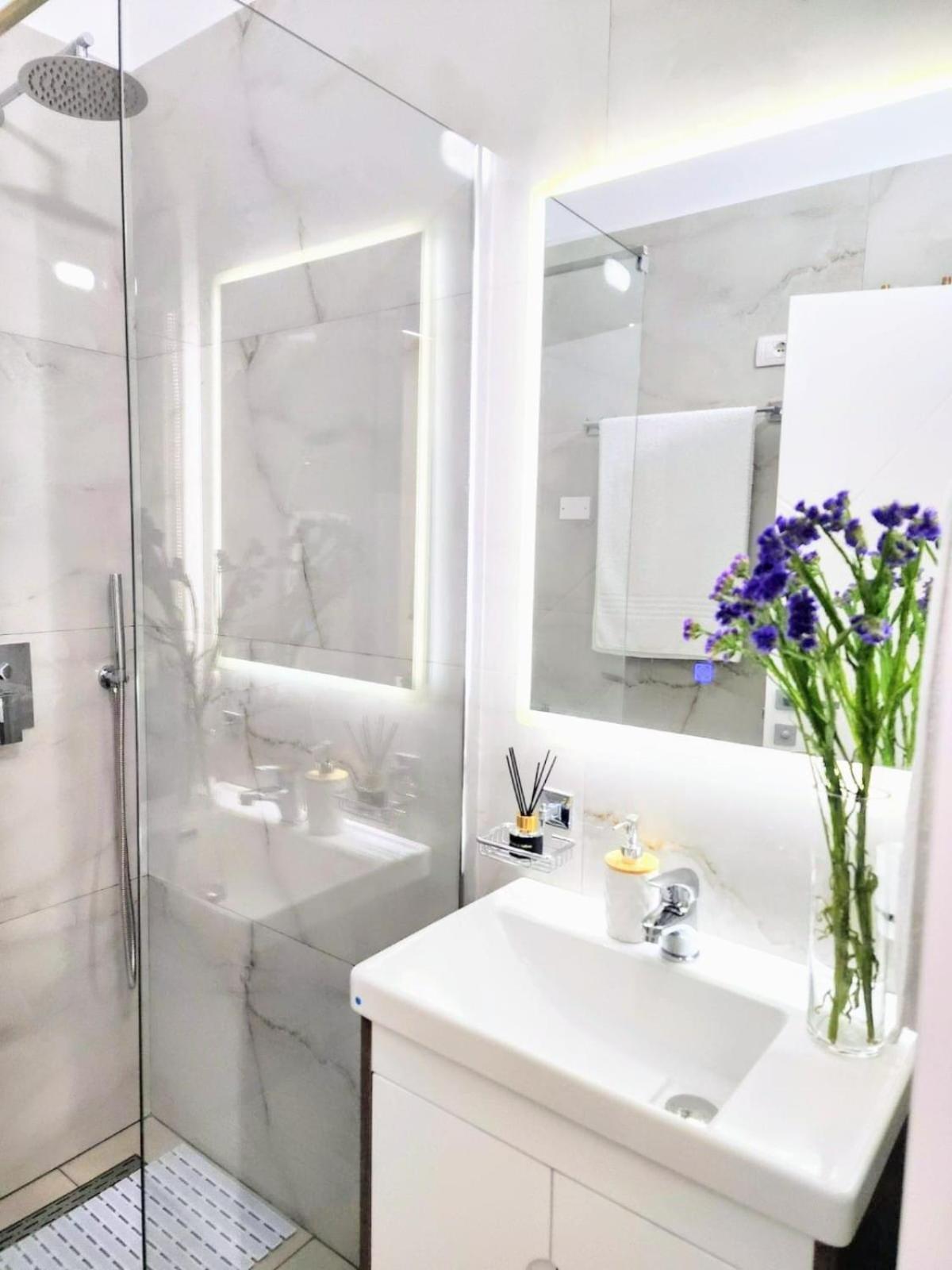 New Close To Sea And Downtown Apartment *