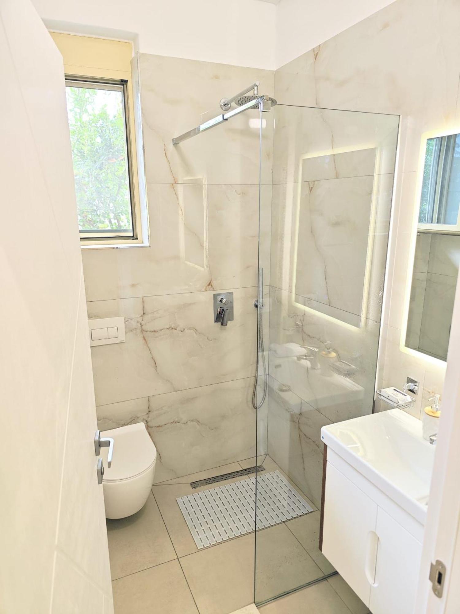 New Close To Sea And Downtown *