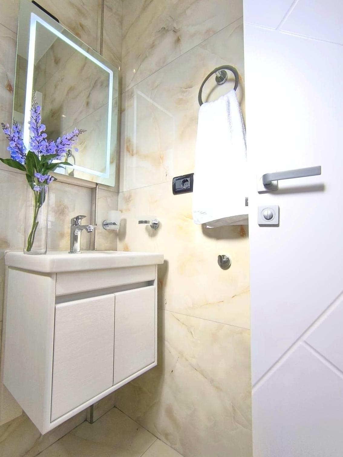 Apartment New Close To Sea And Downtown Vlorë
